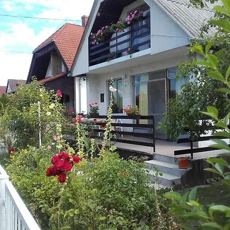 Casa vacanze János *